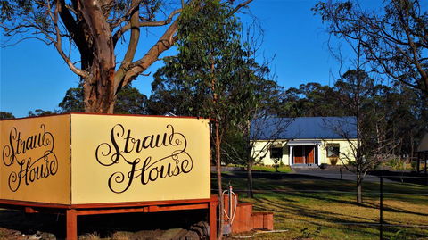 Straw House B And B - Grafton Accommodation 0