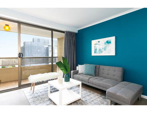 Striking And Super Convenient Studio With Balcony - Grafton Accommodation 3