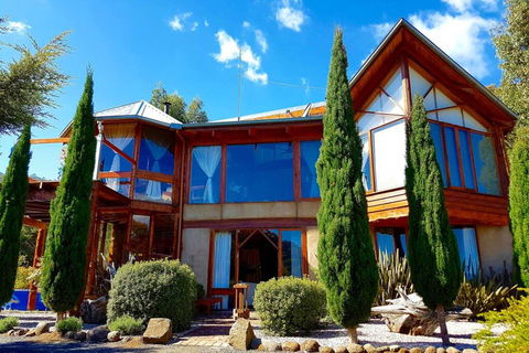STUNNING HOME WITH AMAZING VIEWS - Just 20 Mins To The City And Only 10 To MONA! - Grafton Accommodation 3