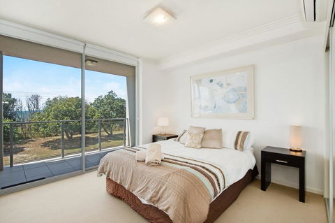 Stunning Surfside Apartment - Boyd St, Woorim - Grafton Accommodation 2