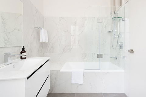 STUNNING SYDNEY HOME 10 - Grafton Accommodation 3