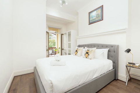 STUNNING SYDNEY HOME 10 - Grafton Accommodation 2