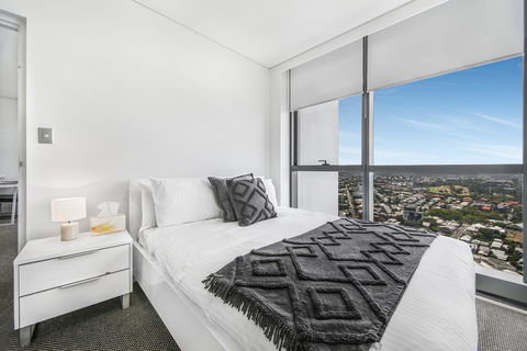 Stunning Views On The 41st Floor - Grafton Accommodation 1