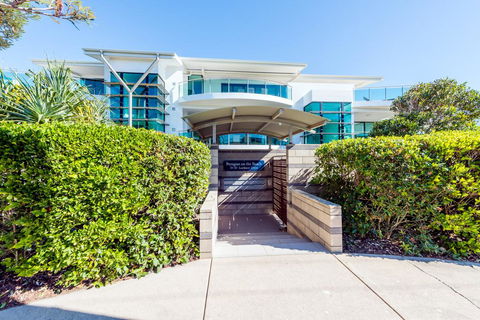 Stylish Beach Side Apartment - Unit 5 - 33 Lorikeet Drive - Grafton Accommodation 2