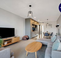 STYLISH CAMPERDOWN APARTMENT and PARKING INC - Grafton Accommodation