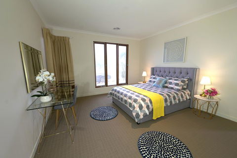 Stylish Luxe House For Big Group Near Shopping Center - Grafton Accommodation 1
