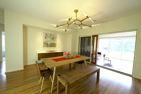 Stylish Luxe House For Big Group Near Shopping Center - Grafton Accommodation 3