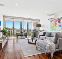 Stylish Saint Kilda Pad. walk to beach and cafes luna park - Grafton Accommodation