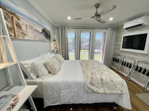 STYLISH UNIT - CLOSE TO DREAMWORLD - Grafton Accommodation 0