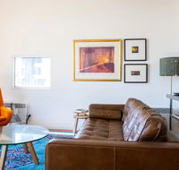 Stylish Warehouse Convert 2 Bedroom Apartment - Grafton Accommodation