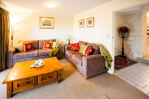Sunnyside Cottage - Grafton Accommodation 1