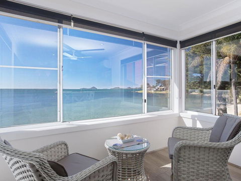 Sunrise Waters', 2/63 Soldiers Point Road - Stunning Waterfront Property - Grafton Accommodation 3