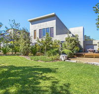 Sunshine Beach House-25 metre walk to the beach