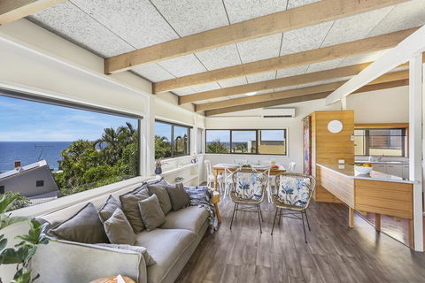 Sunshine Beach Shack - Grafton Accommodation 1