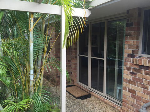 Sunshine Coast Tropical Getaway - Grafton Accommodation 3