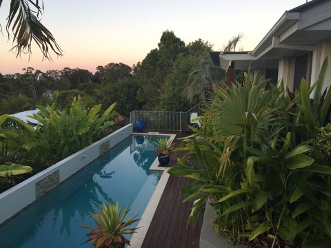 Sunshine Coast Tropical Getaway - Grafton Accommodation 1