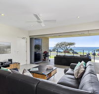 Surf 101 on Cabarita Beach - Grafton Accommodation