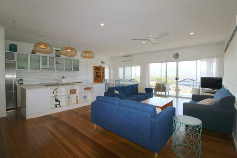 Surf Break & Ocean Break - Grafton Accommodation 1