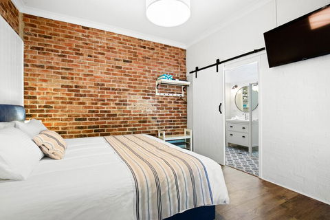 Surfaris Retreat - Grafton Accommodation 1
