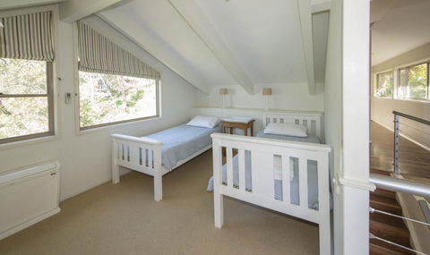 Surfers Ave Retreat Narrawallee - Grafton Accommodation 2