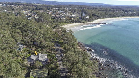 Surfers Ave Retreat Narrawallee - Grafton Accommodation 0