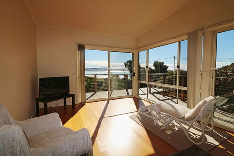 Surfside - Grafton Accommodation 0