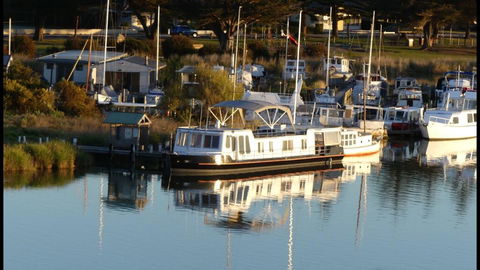 Swamp Fox Luxury 2BR Dutch Barge - Grafton Accommodation 0