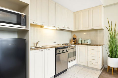 Sydney CBD 1 Bedroom Self-Contained Apartment With Spectacular Sydney Harbour View (1312 BRG) - Grafton Accommodation 2