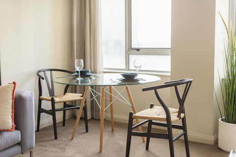 Sydney CBD 1 Bedroom Self-Contained Apartment With Spectacular Sydney Harbour View (1312 BRG) - Grafton Accommodation 3