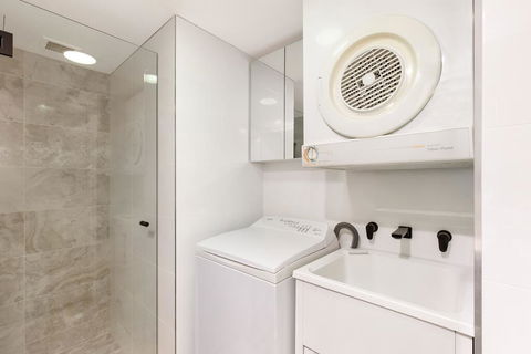 Sydney CBD Studio Apartment With Stunning View Of Darling Harbour (1704 KNT) - Grafton Accommodation 2