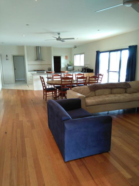 Symuya - Grafton Accommodation 2