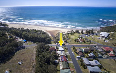 Tallowood Beachfront Cottage - Grafton Accommodation 1