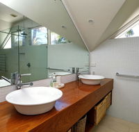 THE BEACH HOUSE - Grafton Accommodation