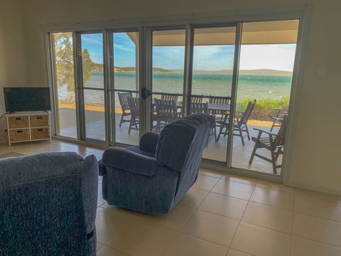 The Beach House - Grafton Accommodation 3