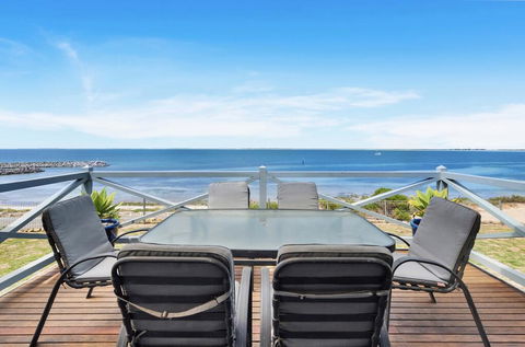 The Beach House - Point Turton - Grafton Accommodation 0