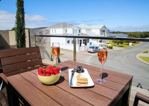 The Beach House At Bayside - Grafton Accommodation 0