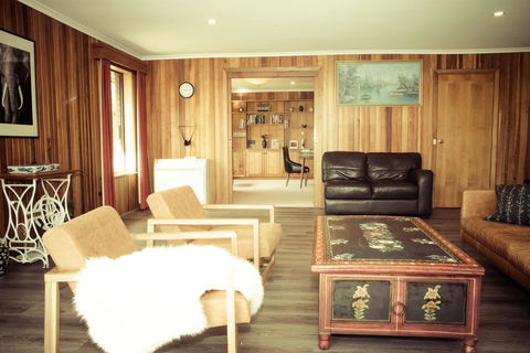 The Hobart Entrance - Grafton Accommodation 17