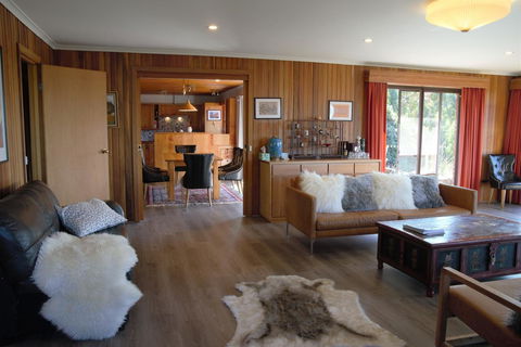The Hobart Entrance - Grafton Accommodation 10