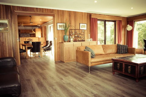 The Hobart Entrance - Grafton Accommodation 16