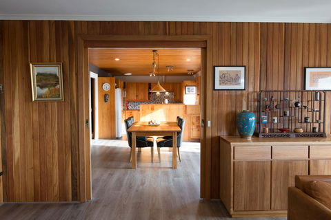 The Hobart Entrance - Grafton Accommodation 11