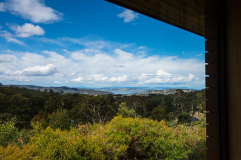 The Hobart Entrance - Grafton Accommodation 14