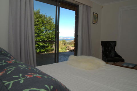 The Hobart Entrance - Grafton Accommodation 25