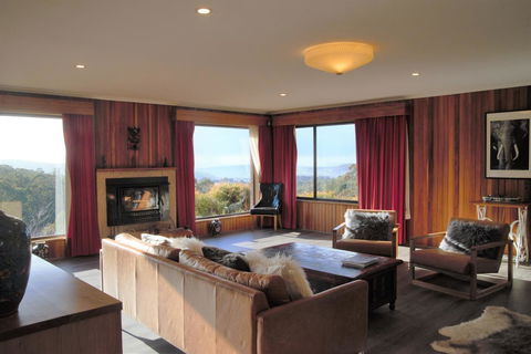 The Hobart Entrance - Grafton Accommodation 5