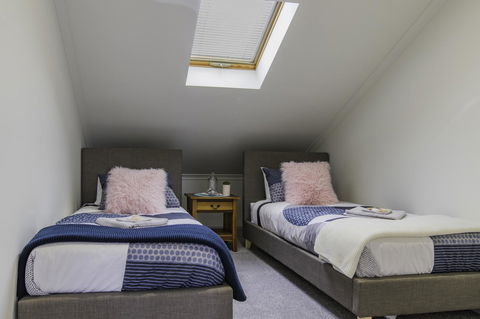 South Arm Luxury Loft - Grafton Accommodation 11