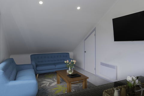 South Arm Luxury Loft - Grafton Accommodation 4