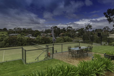 South Arm Luxury Loft - Grafton Accommodation 3