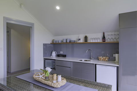 South Arm Luxury Loft - Grafton Accommodation 2