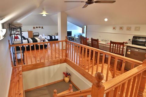 Stamps Of Stanley - Grafton Accommodation 1