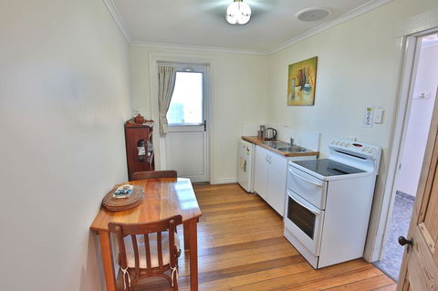 Stamps Of Stanley - Grafton Accommodation 17