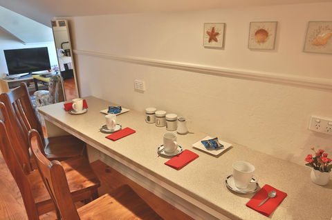 Stamps Of Stanley - Grafton Accommodation 2